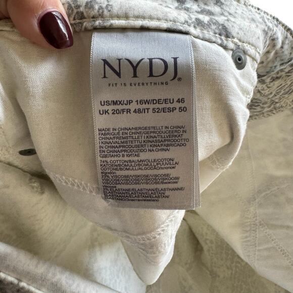 NYDJ Ami Skinny Snake Print Jeans Size 16W Gray White Slimming Cotton - Picture 7 of 8